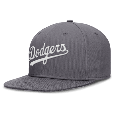 Los Angeles Dodgers True Men s Nike Dri FIT MLB Fitted Hat. Nike